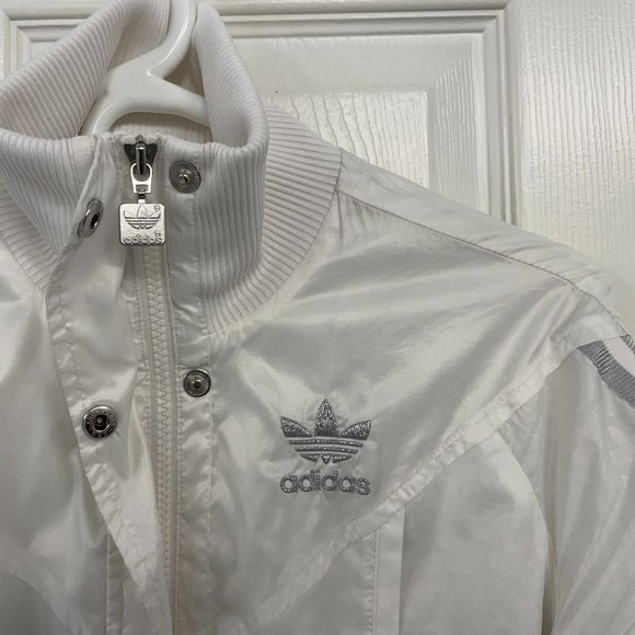 Adidas women's white 3-stripes jacket with holographic logo print - Picture 3 of 10